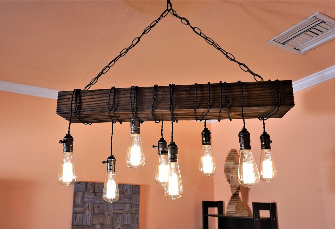 Choosing a Rustic Chandelier for a Farmhouse Look